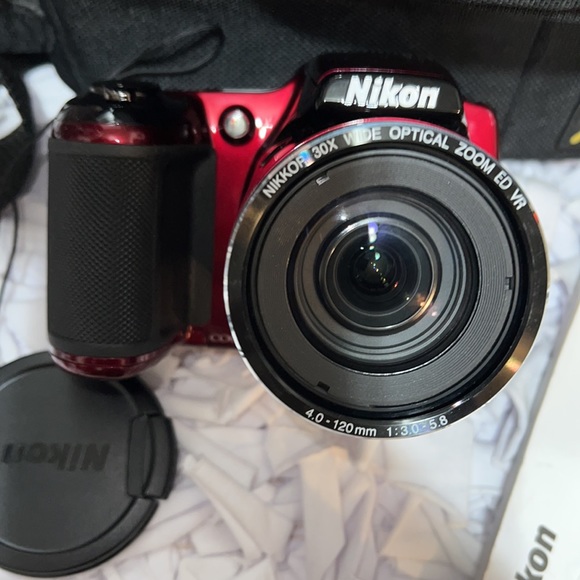 NIKON RED L820 **PREOWNED** Comes with full accessories! - Picture 2 of 4
